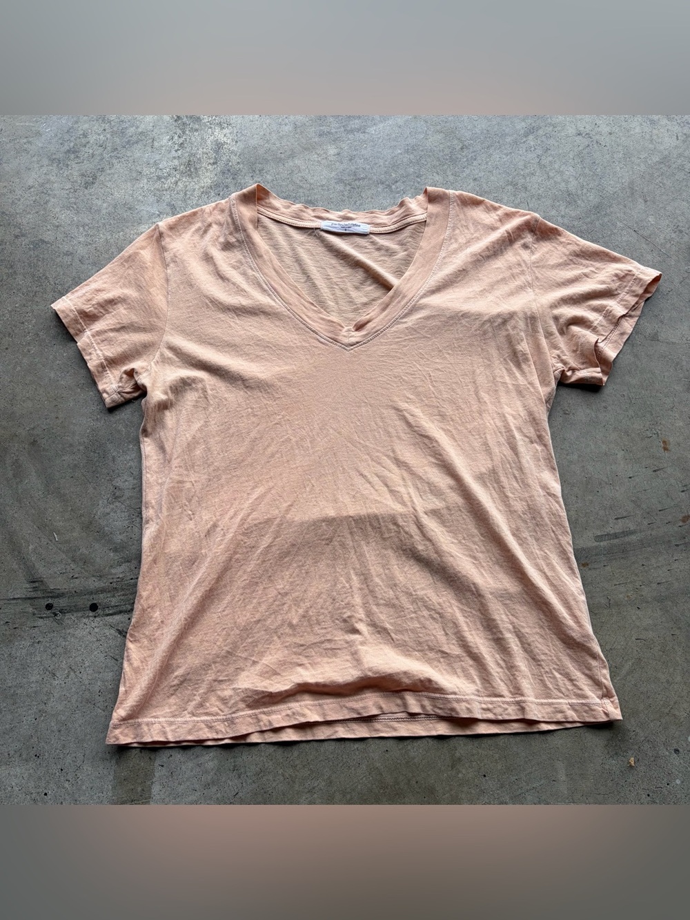 Perfect White Tee Alanis V-neck Crop Tee T-Shirt In Vintage Peach